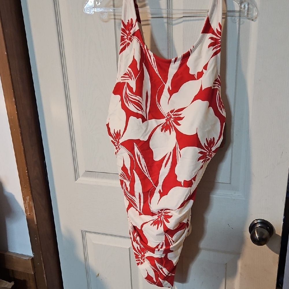 SHADE & SHORE TROPICAL ONE PIECE SWIMSUIT: RED/CREAM: NEW WITH TAGS: SIZE 18